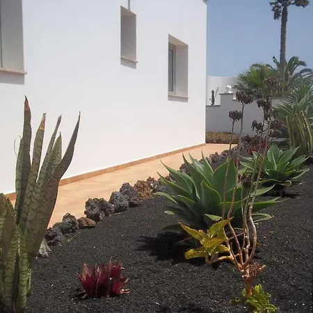 Sleeps 6 Pool Wifi Apartment *