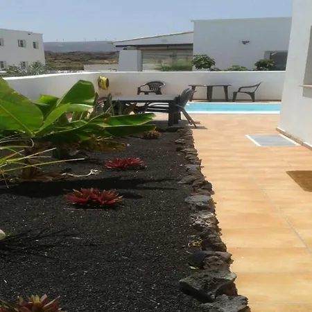 Sleeps 6 Pool Wifi Charco del Palo