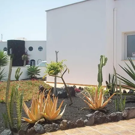 Sleeps 6 Pool Wifi * Charco del Palo