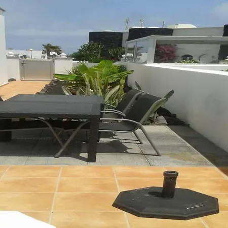 Sleeps 6 Pool Wifi Apartment