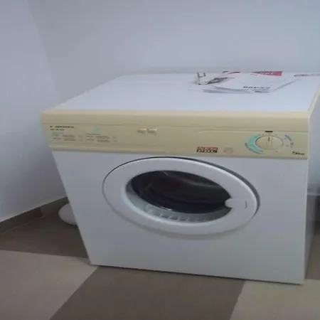 דירה Sleeps 6 Pool Wifi
